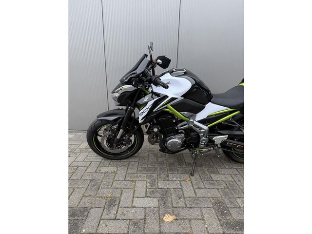 kawasaki - z900