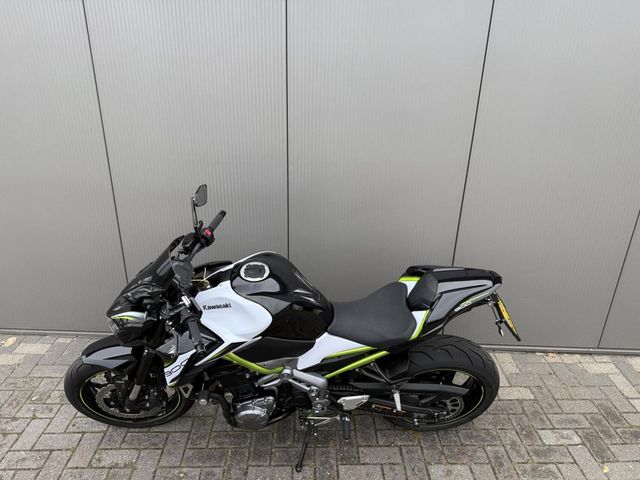 kawasaki - z900