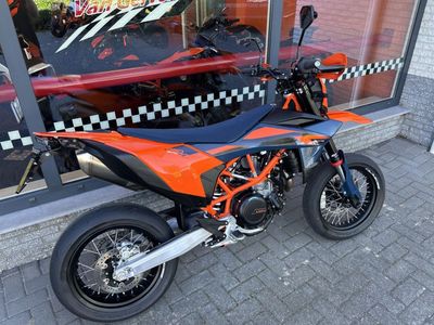 KTM 690 SMC R – foto 3