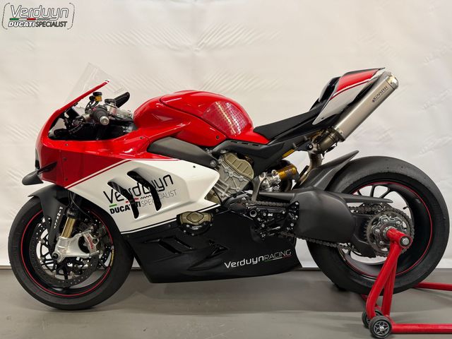 ducati - panigale-v4-s