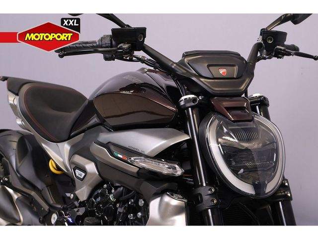 ducati - xdiavel-v4