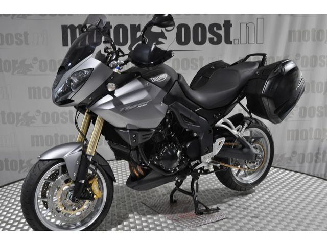 triumph - tiger-1050