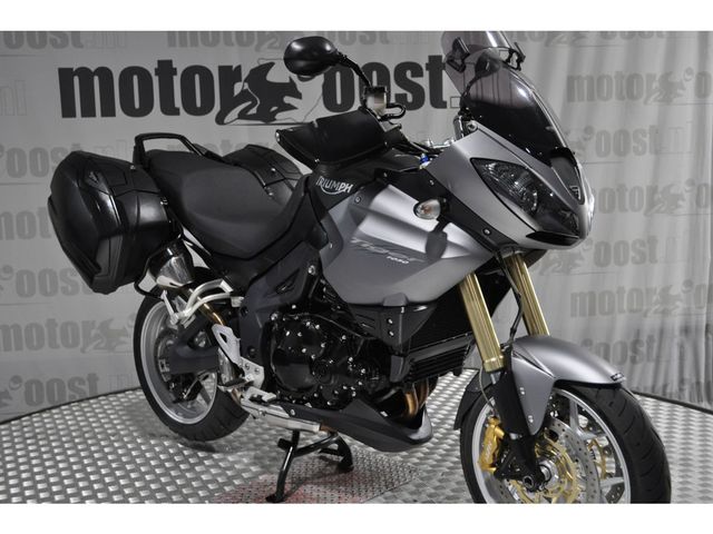 triumph - tiger-1050