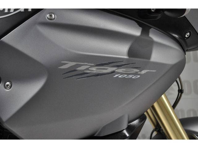 triumph - tiger-1050
