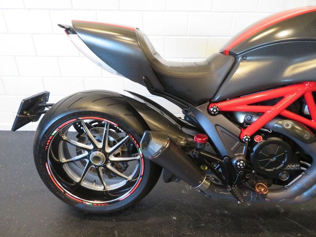 ducati - diavel-carbon