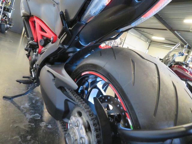 ducati - diavel-carbon