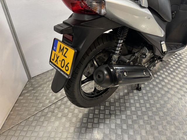 suzuki - sixteen-150