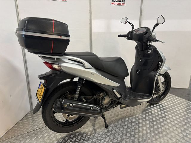 suzuki - sixteen-150