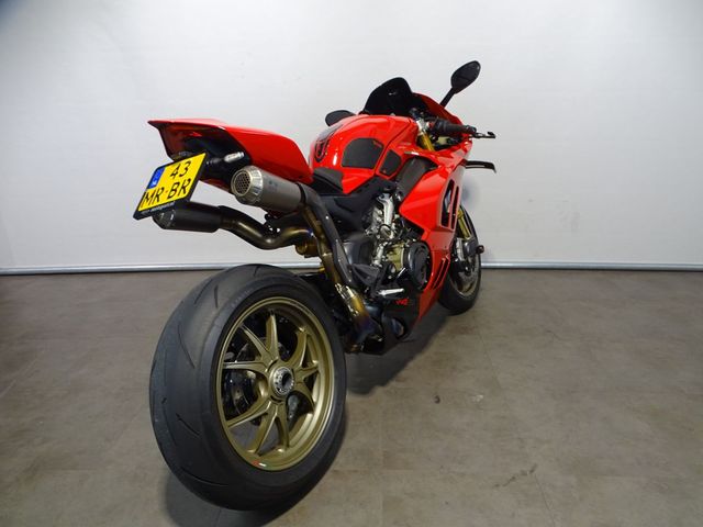 ducati - panigale-v4-s