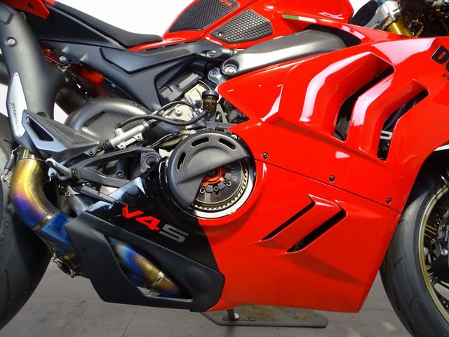 ducati - panigale-v4-s