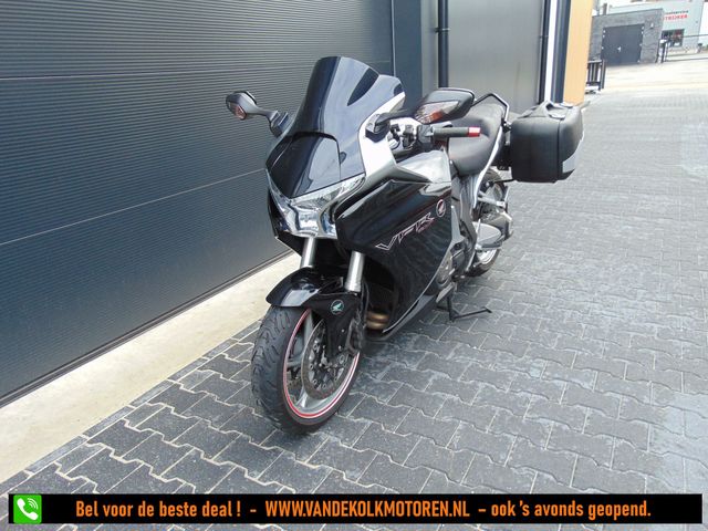honda - vfr-1200-f-c-abs-dct
