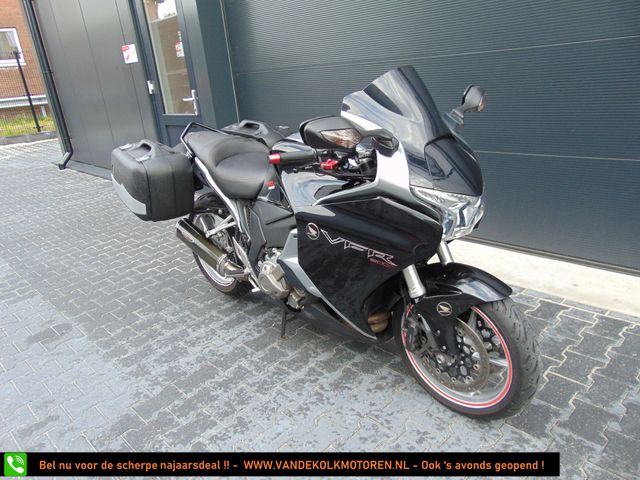 honda - vfr-1200-f-c-abs-dct