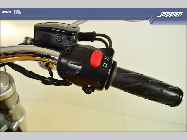 triumph - speedmaster