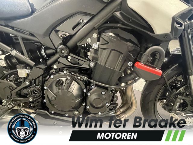 kawasaki - z900