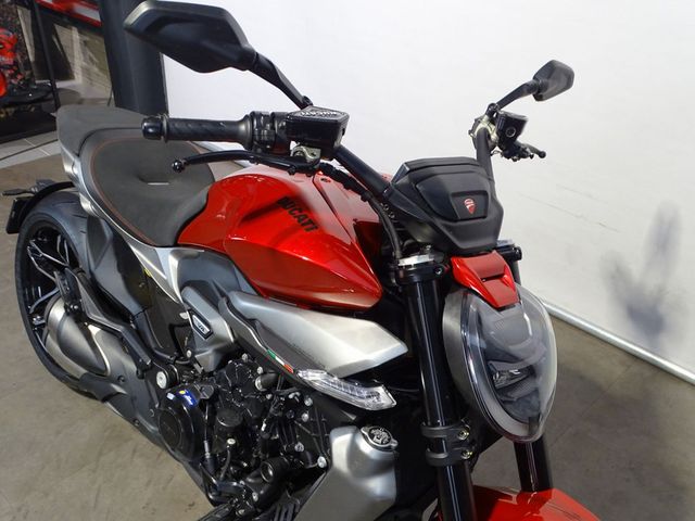 ducati - xdiavel-v4