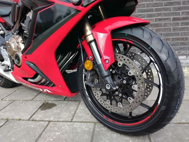 honda - cbr-650-r