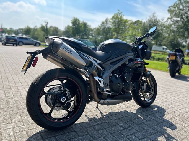triumph - speed-triple-rs