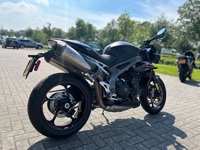 triumph - speed-triple-rs