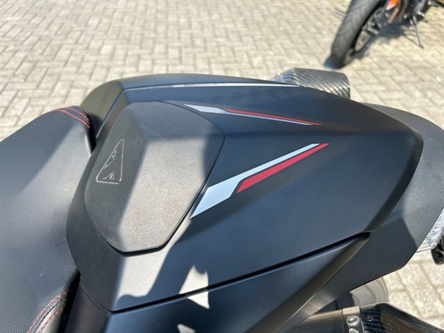 triumph - speed-triple-rs