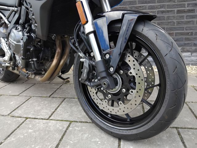 suzuki - gsx-8s