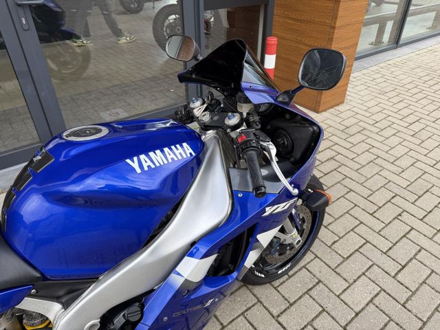 yamaha - yzf-r1