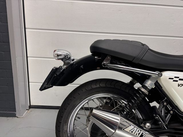 moto-guzzi - v-7-cafe-classic