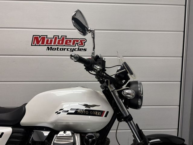 moto-guzzi - v-7-cafe-classic