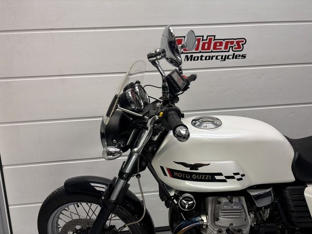 moto-guzzi - v-7-cafe-classic