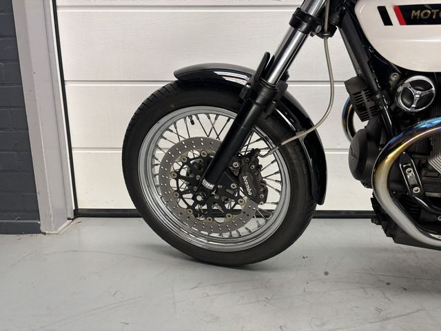 moto-guzzi - v-7-cafe-classic