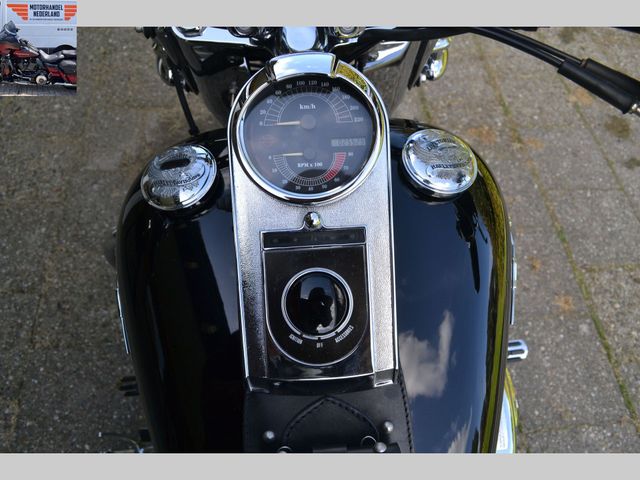 harley-davidson - softail-deluxe-flstn