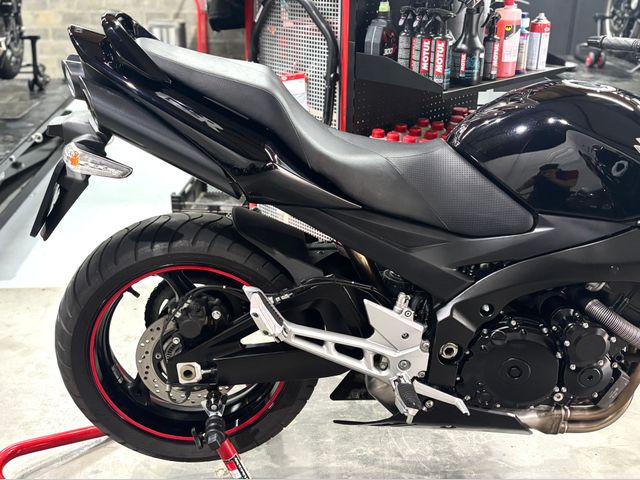 suzuki - gsr-600-a
