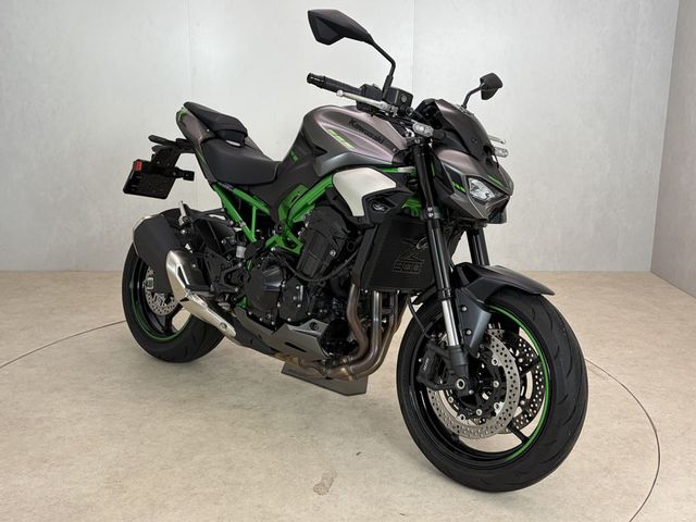 kawasaki - z900