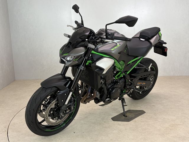 kawasaki - z900