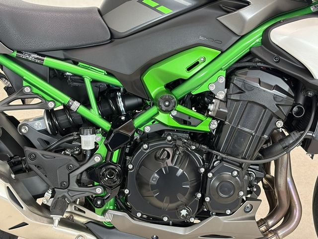kawasaki - z900