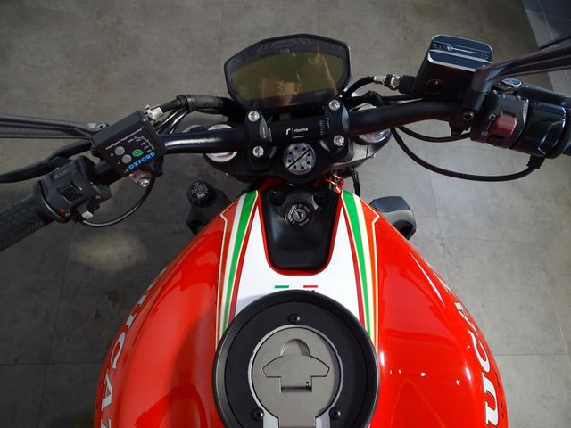 ducati - monster-821