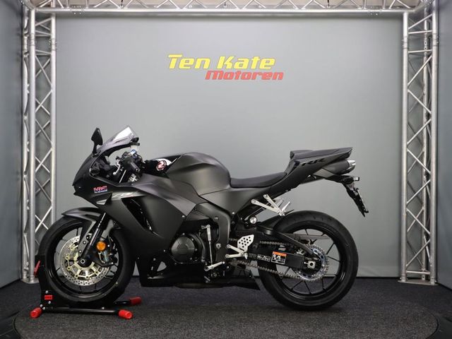 honda - cbr-600-rr