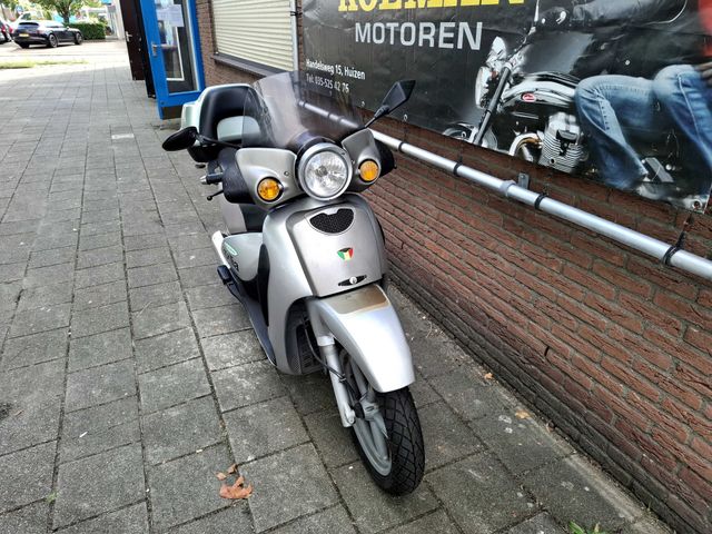 aprilia - scarabeo-200