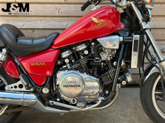 honda - vf-700-c-magna