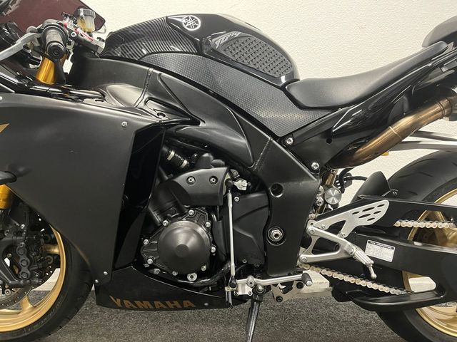 yamaha - yzf-r1