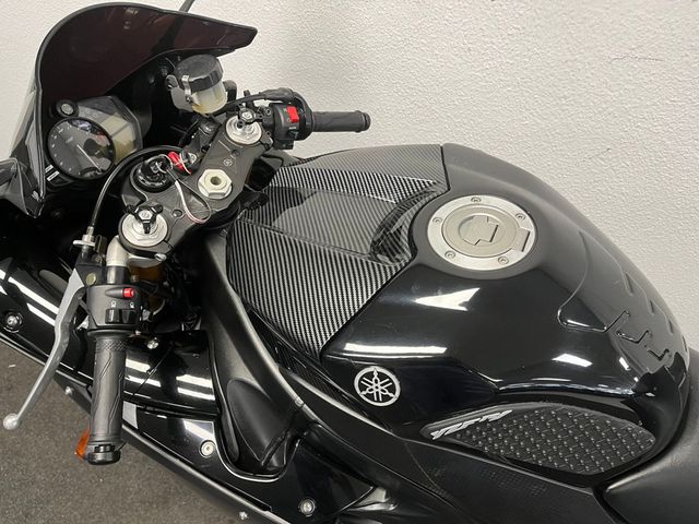yamaha - yzf-r1