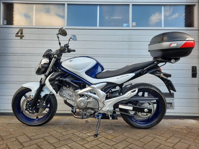 suzuki - gladius