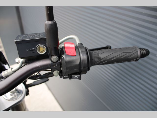 suzuki - gsr-750-a
