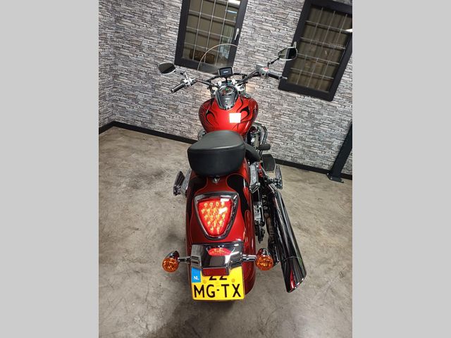 suzuki - c-1800-lc-intruder