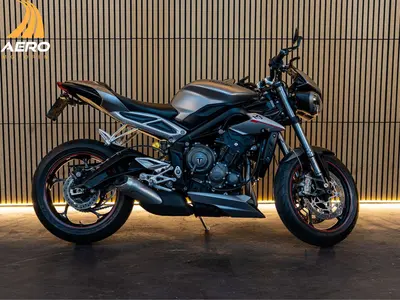 TRIUMPH STREET TRIPLE RS – foto 2