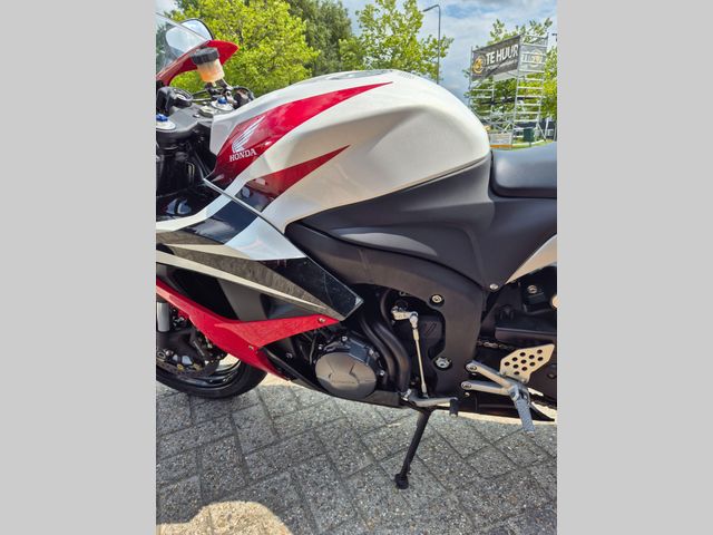 honda - cbr-600-rr