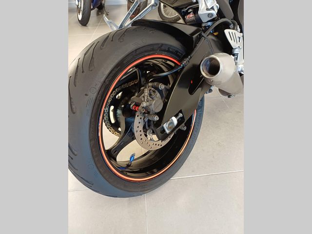 suzuki - gsx-r-750