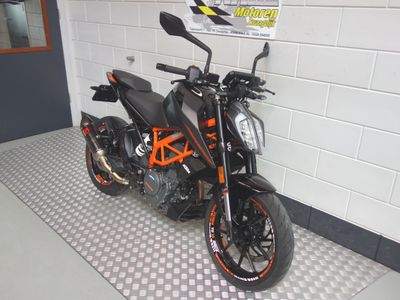 KTM 390 DUKE – foto 2
