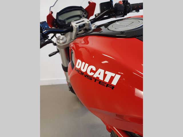 ducati - monster-696