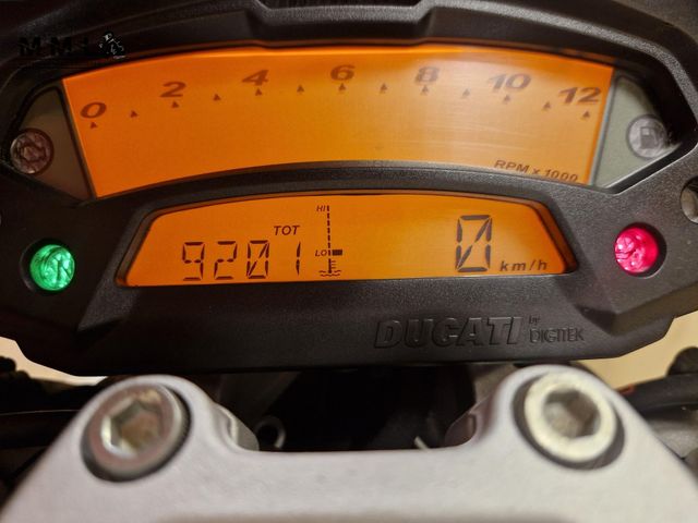 ducati - monster-696