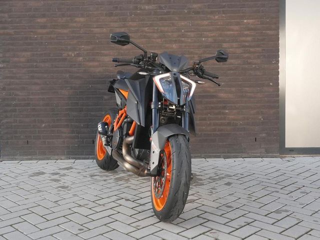 ktm - 1290-super-duke-r